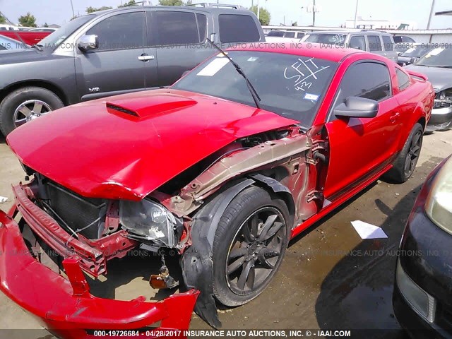 1ZVHT82H485184348 - 2008 FORD MUSTANG GT RED photo 2