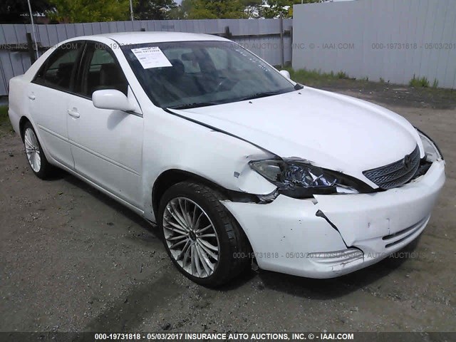 4T1BE32K62U017290 - 2002 TOYOTA CAMRY LE/XLE/SE თეთრი ფოტო 1