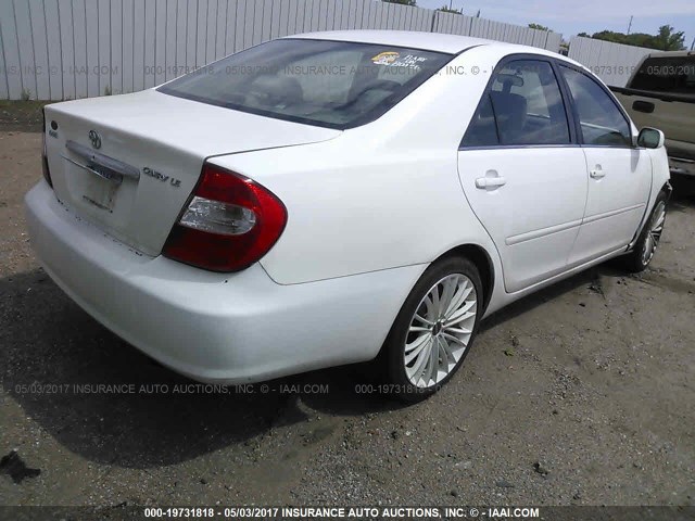 4T1BE32K62U017290 - 2002 TOYOTA CAMRY LE/XLE/SE თეთრი ფოტო 4