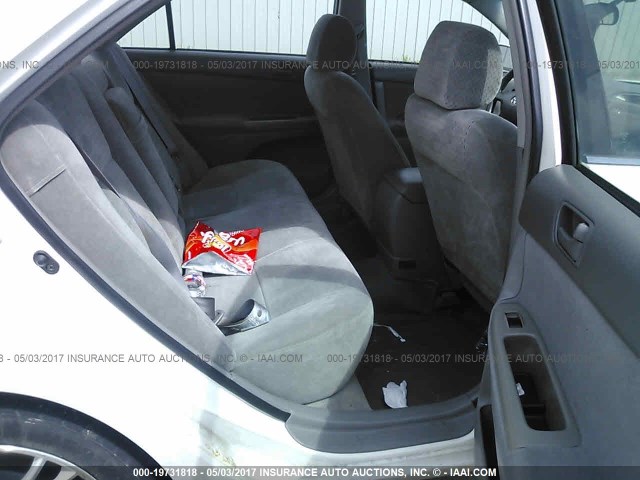 4T1BE32K62U017290 - 2002 TOYOTA CAMRY LE/XLE/SE თეთრი ფოტო 8