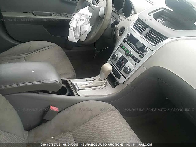 1G1ZB5E17BF102100 - 2011 CHEVROLET MALIBU LS თეთრი ფოტო 5