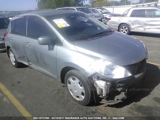 3N1BC13E57L420432 - 2007 NISSAN VERSA S/SL SILVER photo 1