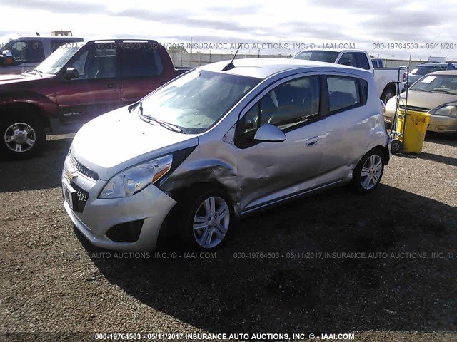 KL8CD6S94FC813678 - 2015 CHEVROLET SPARK 1LT SILVER photo 2