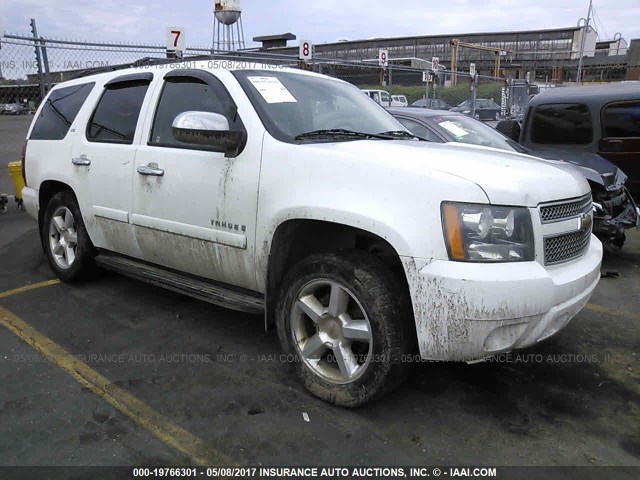 1GNFK13058J210080 - 2008 CHEVROLET TAHOE K1500 WHITE photo 1