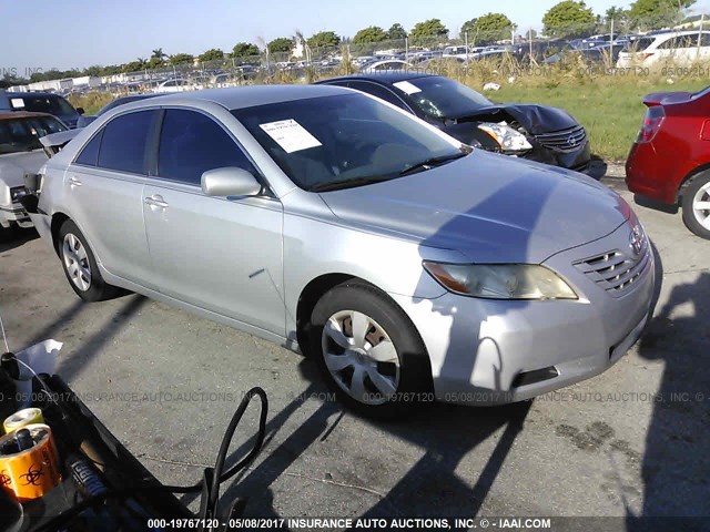 4T1BE46K77U097125 - 2007 TOYOTA CAMRY NEW GENERAT CE/LE/XLE/SE SILVER photo 1