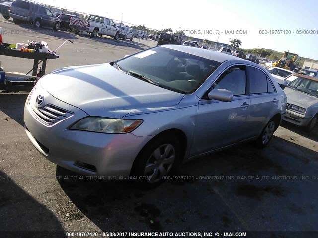 4T1BE46K77U097125 - 2007 TOYOTA CAMRY NEW GENERAT CE/LE/XLE/SE SILVER photo 2