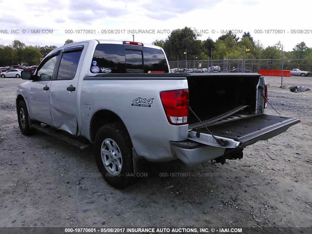 1N6AA07B34N582593 - 2004 NISSAN TITAN XE/SE/LE SILVER photo 3