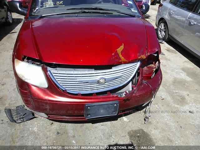 2C8GP64L11R145619 - 2001 CHRYSLER TOWN & COUNTRY LIMITED RED photo 6