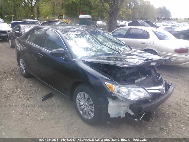 4T1BF1FK1EU318114 - 2014 TOYOTA CAMRY L/SE/LE/XLE 黑色 照片 1