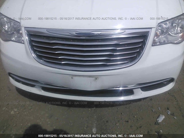 2C4RC1CG2DR816037 - 2013 CHRYSLER TOWN & COUNTRY TOURING L WHITE photo 6