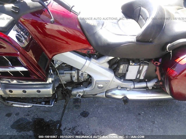 1HFSC47014A307129 - 2004 HONDA GL1800 RED photo 9