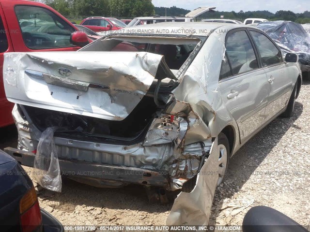 4T1BE32K02U011503 - 2002 TOYOTA CAMRY LE/XLE/SE SILVER photo 4