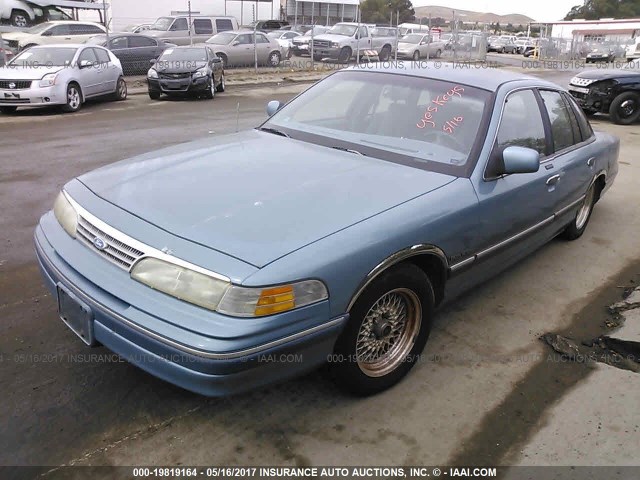 2FALP74W5PX155130 - 1993 FORD CROWN VICTORIA LX BLUE photo 2