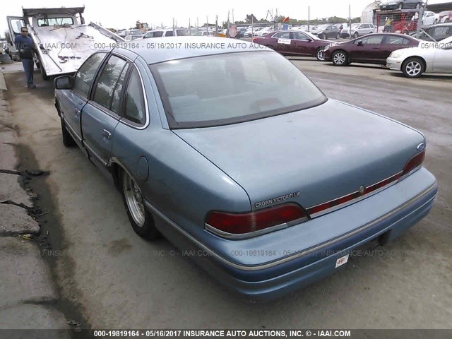 2FALP74W5PX155130 - 1993 FORD CROWN VICTORIA LX BLUE photo 3