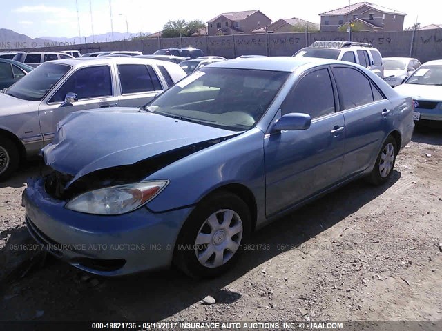 JTDBE32K420057590 - 2002 TOYOTA CAMRY LE/XLE/SE 蓝色 照片 2