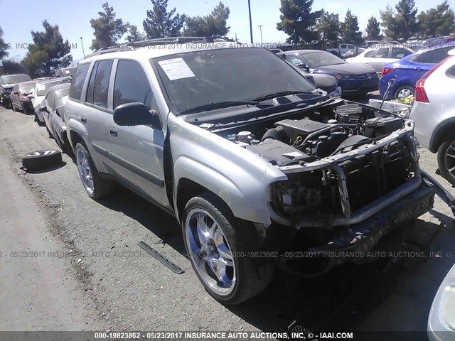 1GNDS13S952129128 - 2005 CHEVROLET TRAILBLAZER LS/LT SILVER photo 1