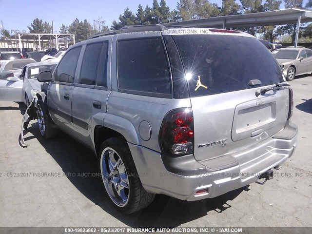 1GNDS13S952129128 - 2005 CHEVROLET TRAILBLAZER LS/LT SILVER photo 3