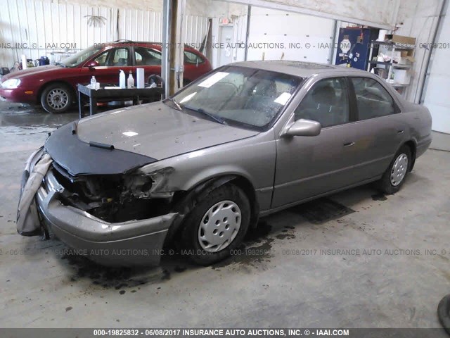 4T1BG22K3XU439402 - 1999 TOYOTA CAMRY CE/LE/XLE GRAY photo 2