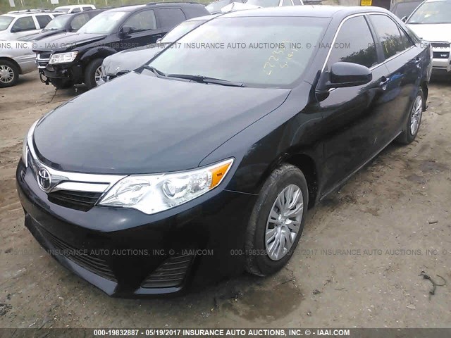 4T1BF1FK4EU370384 - 2014 TOYOTA CAMRY L/SE/LE/XLE მწვანე ფოტო 2