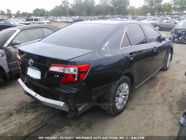4T1BF1FK4EU370384 - 2014 TOYOTA CAMRY L/SE/LE/XLE მწვანე ფოტო 4