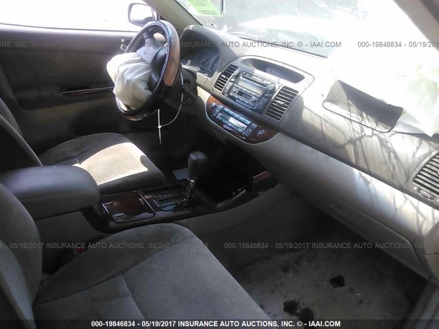 JTDBE30K520048092 - 2002 TOYOTA CAMRY LE/XLE/SE 灰色 照片 5