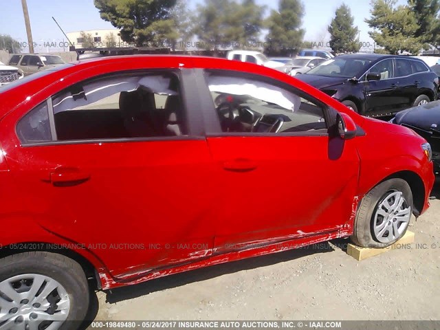 1G1JB5SH6H4147824 - 2017 CHEVROLET SONIC LS 红色 照片 6