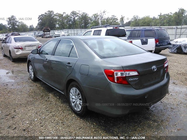 4T1BF1FK2CU522286 - 2012 TOYOTA CAMRY SE/LE/XLE GRAY photo 3