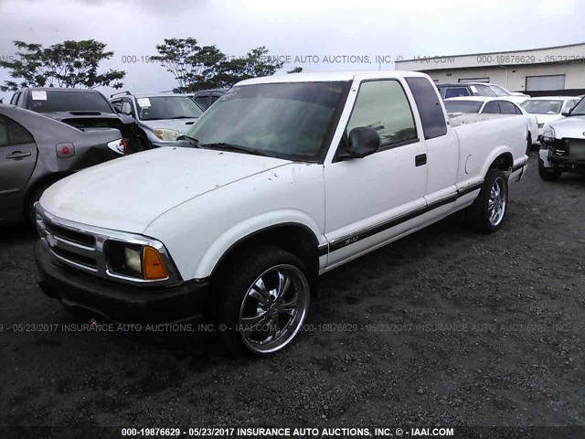 1GCDT19W7V8186036 - 1997 CHEVROLET S TRUCK S10 WHITE photo 2