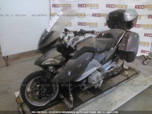 WB104400XDZW21823 - 2013 BMW R1200 RT GRAY photo 2