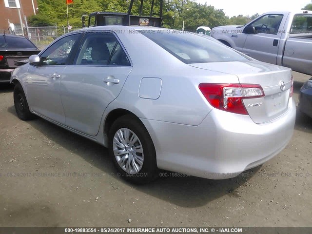 4T1BF1FK3DU255631 - 2013 TOYOTA CAMRY L/SE/LE/XLE 银色 照片 3