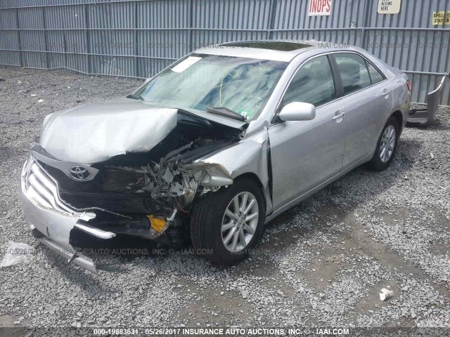 4T1BK3EKXBU127022 - 2011 TOYOTA CAMRY SE/LE/XLE SILVER photo 2