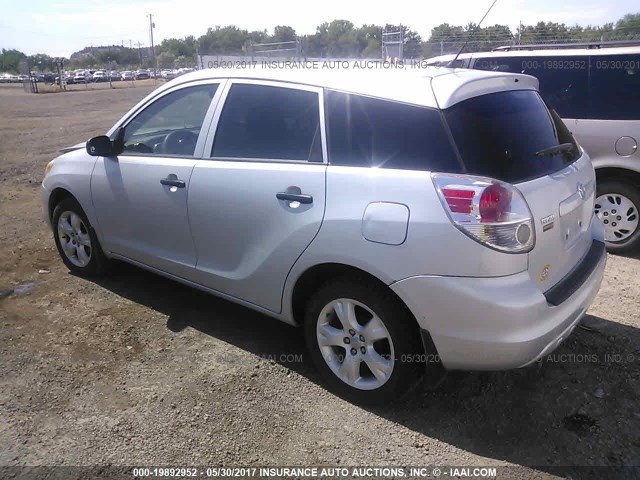 2T1KR32EX6C587704 - 2006 TOYOTA COROLLA MATRIX XR SILVER photo 3