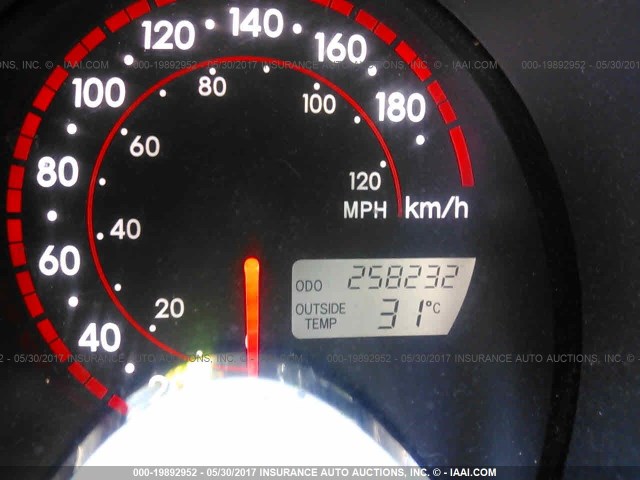 2T1KR32EX6C587704 - 2006 TOYOTA COROLLA MATRIX XR SILVER photo 7