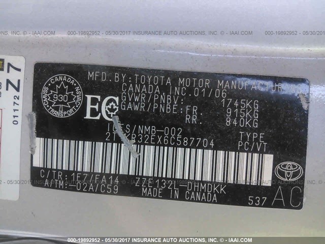 2T1KR32EX6C587704 - 2006 TOYOTA COROLLA MATRIX XR SILVER photo 9