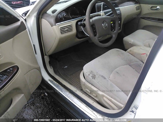 2G4WC582471216979 - 2007 BUICK LACROSSE CX WHITE photo 5