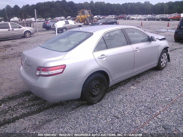 4T1BF3EK4BU704728 - 2011 TOYOTA CAMRY SE/LE/XLE 银色 照片 4