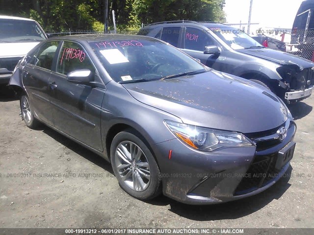 4T1BF1FK2GU545296 - 2016 TOYOTA CAMRY LE/XLE/SE/XSE GRAY photo 10