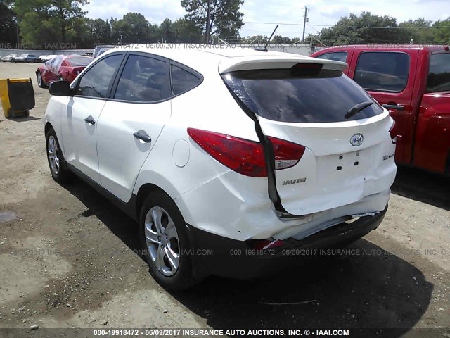 KM8JT3AB5CU462947 - 2012 HYUNDAI TUCSON GL WHITE photo 3