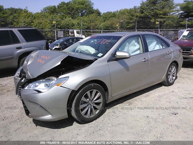 4T1BK1FK9GU573673 - 2016 TOYOTA CAMRY XSE/XLE GOLD photo 2