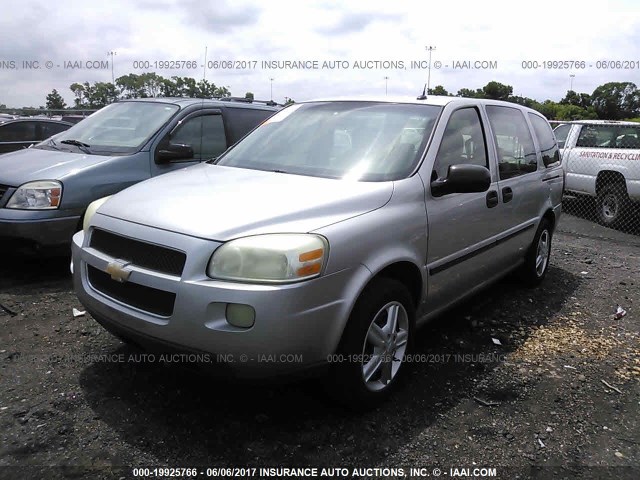 1GNDV03L85D266303 - 2005 CHEVROLET UPLANDER SILVER photo 2