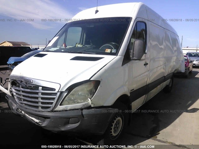 WDYPE845885271914 - 2008 FREIGHTLINER Sprinter 2500 WHITE photo 2