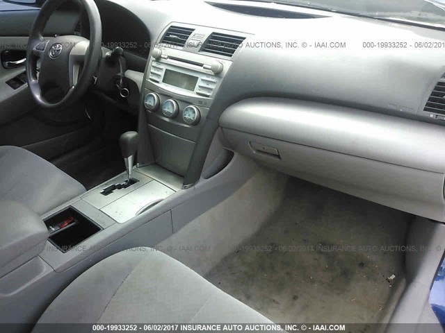 4T1BE46K59U322399 - 2009 TOYOTA CAMRY SE/LE/XLE BLUE photo 5