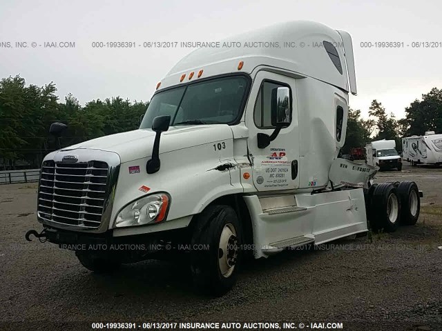 3AKJGLD67ESFX6612 - 2014 FREIGHTLINER CASCADIA 125  WHITE photo 2