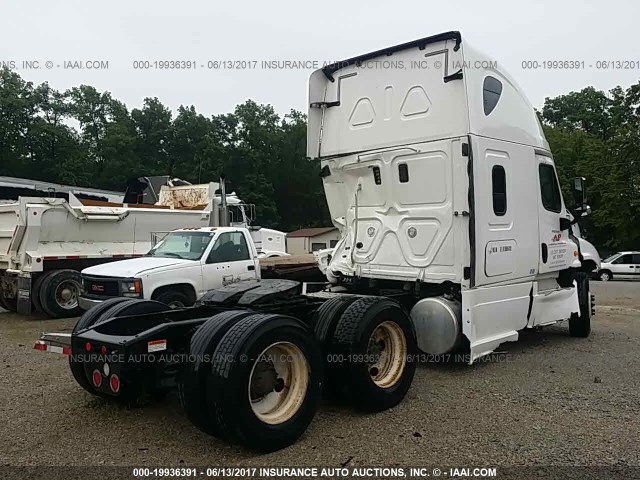 3AKJGLD67ESFX6612 - 2014 FREIGHTLINER CASCADIA 125  WHITE photo 4