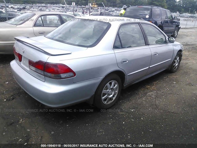 1HGCG567X2A176739 - 2002 HONDA ACCORD SE SILVER photo 4