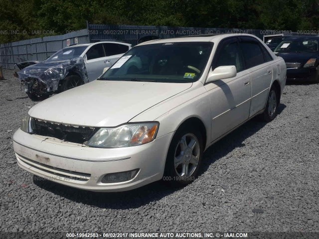 4T1BF28B9YU055927 - 2000 TOYOTA AVALON XL/XLS WHITE photo 2