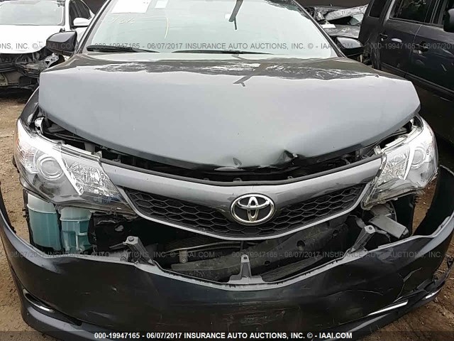 4T1BF1FKXDU300189 - 2013 TOYOTA CAMRY L/SE/LE/XLE GRAY photo 6