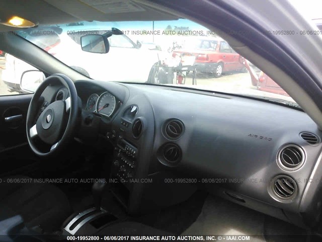 2G2WP552561303225 - 2006 PONTIAC GRAND PRIX SILVER photo 5