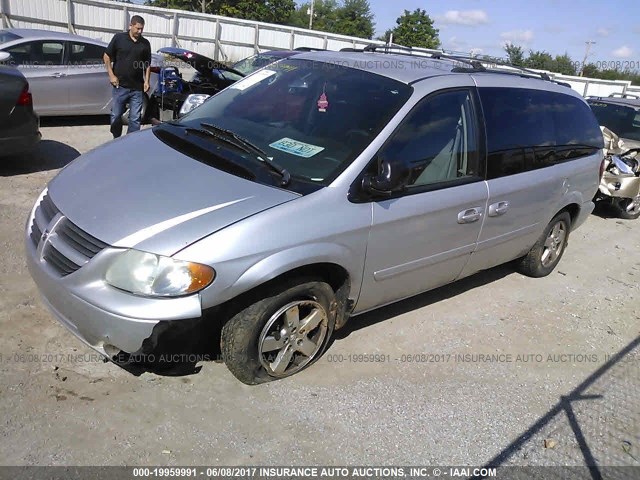 2D4GP44L56R646061 - 2006 DODGE GRAND CARAVAN SXT SILVER photo 2