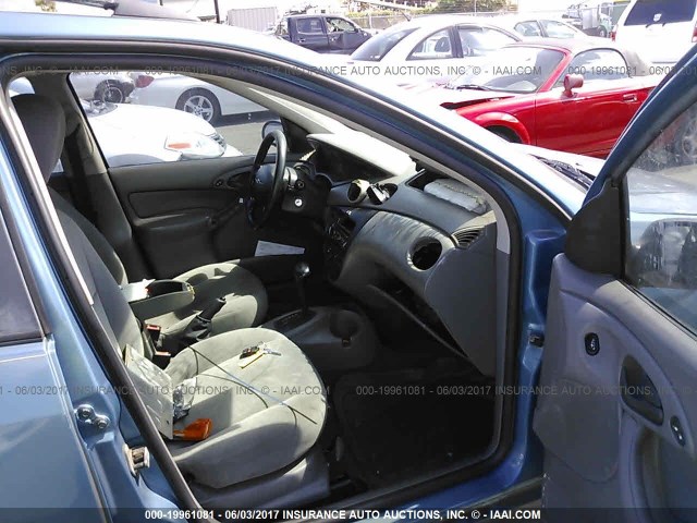 1FAFP36361W179772 - 2001 FORD FOCUS SE/SE COMFORT BLUE photo 5